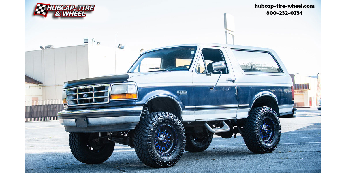 vehicle gallery/1996 ford bronco fuel d645 stroke gloss black candy blue accents 20x10 custom aftermarket truck  Gloss Black w/ Candy Blue Accents wheels and rims