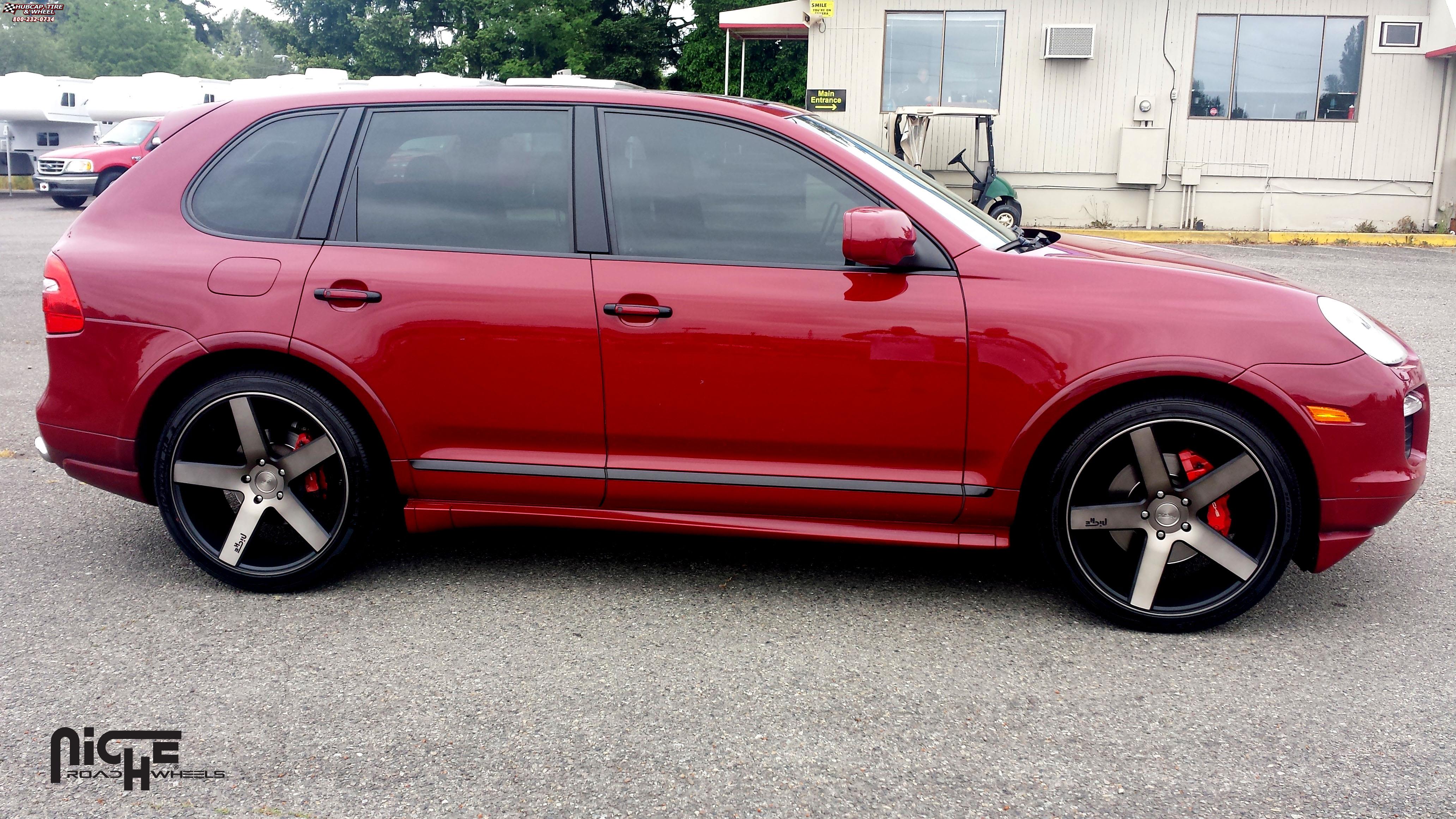 vehicle gallery/porsche cayenne niche milan m134 suv 22x10  Black & Machined with Dark Tint wheels and rims