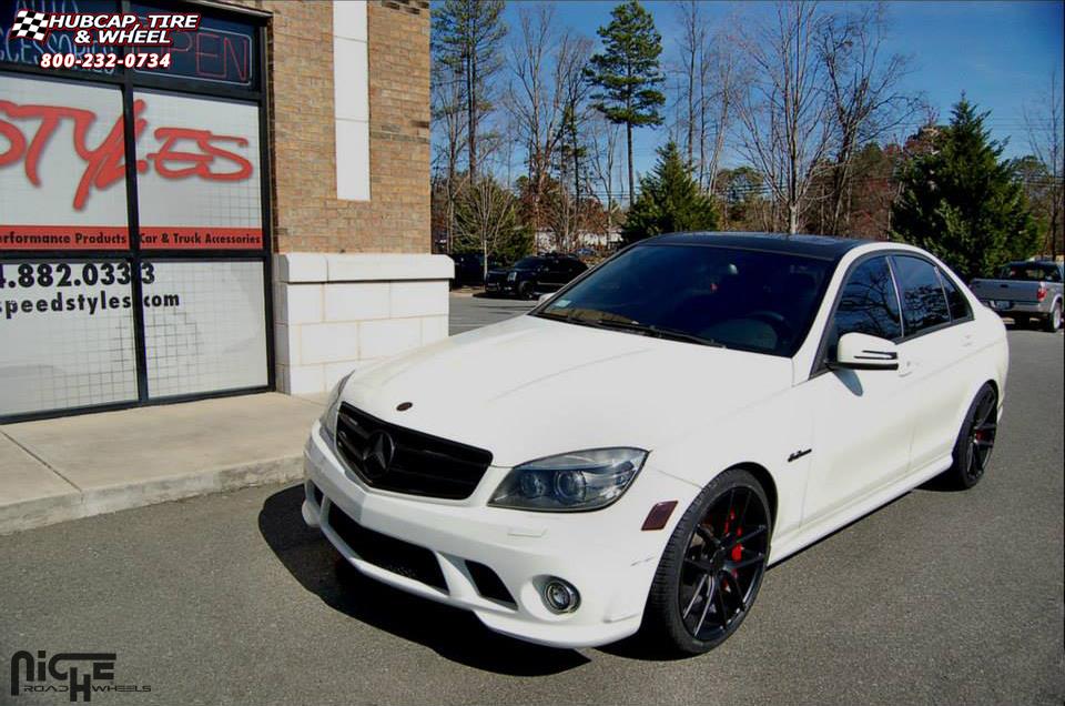  Mercedes-Benz C63 AMG