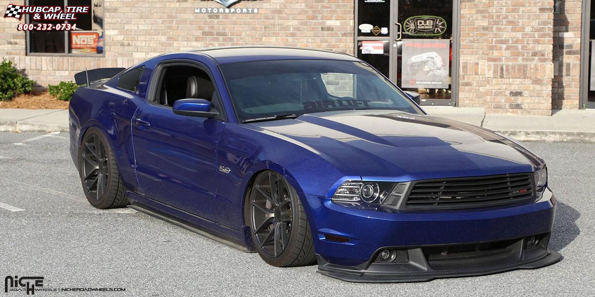 vehicle gallery/ford mustang niche targa m130  Black & Machined with Dark Tint wheels and rims