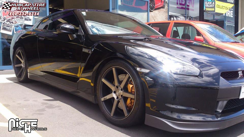  Nissan GT-R