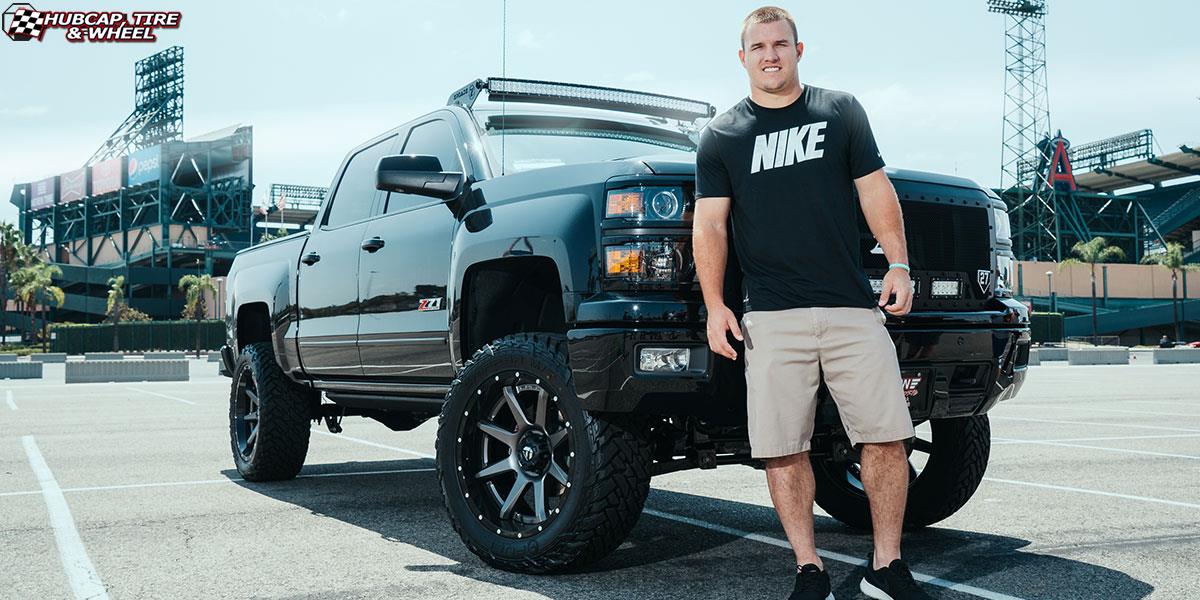 vehicle gallery/chevrolet silverado 1500 fuel rampage d238 22X12  Anthracite center, gloss black lip wheels and rims