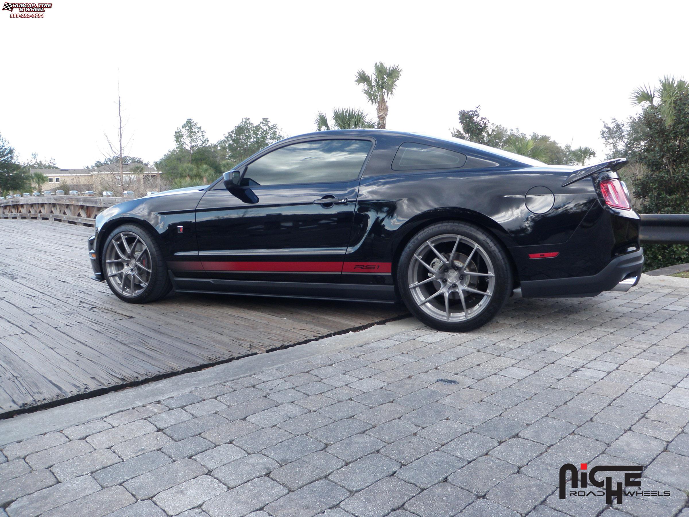 vehicle gallery/ford mustang niche targa m129  Anthracite wheels and rims