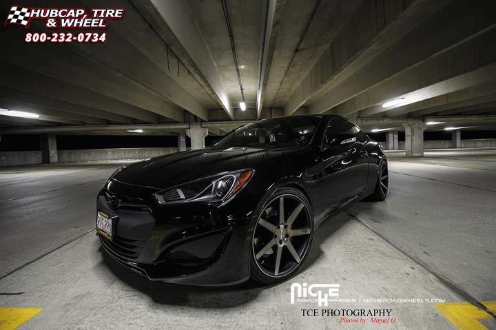 vehicle gallery/hyundai genesis niche verona m150 20x95  Black & Machined with Dark Tint wheels and rims